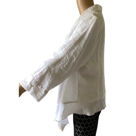 Chicos Jacket Sz 2 laminated White 3/4 Sleeve Open Front Frayed Edges - Picture 3 of 7